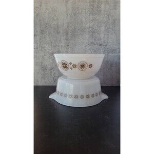 Vintage Pyrex Bowls Set: 2.5 Qt. Spouted & Rounded Ovenware
